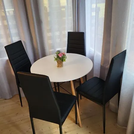 Tiny House Near Nyaraló *